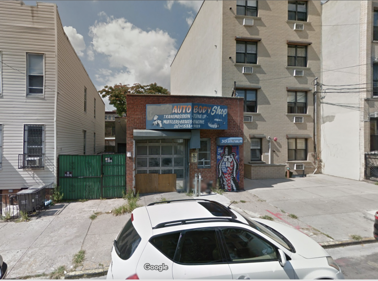 (2x) Eight Family Bushwick