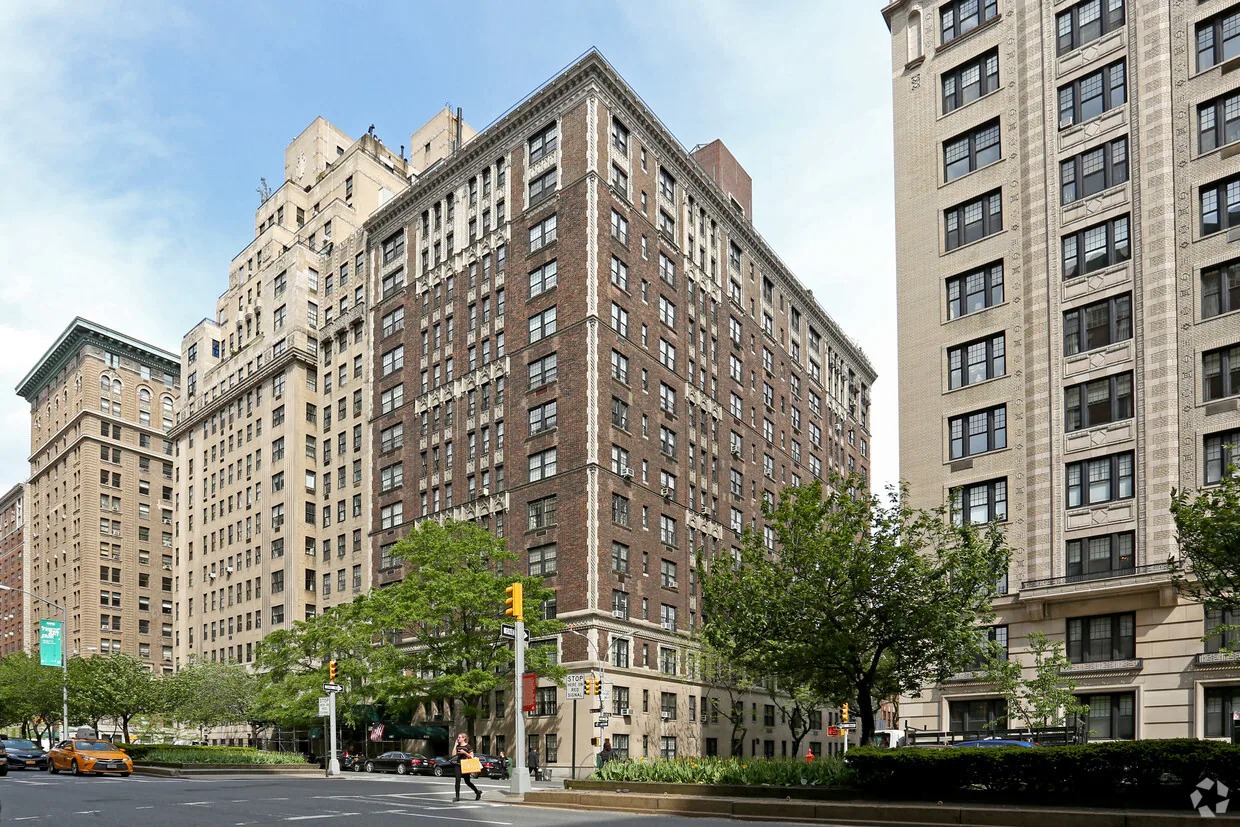 885 Park Avenue