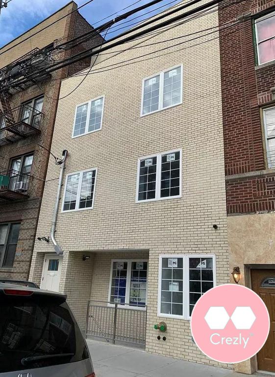 Off-market commercial real estate listing on Crezly