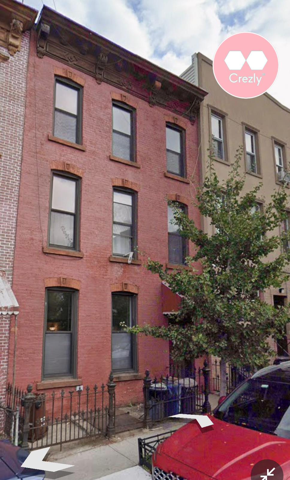 Off-market commercial real estate listing on Crezly