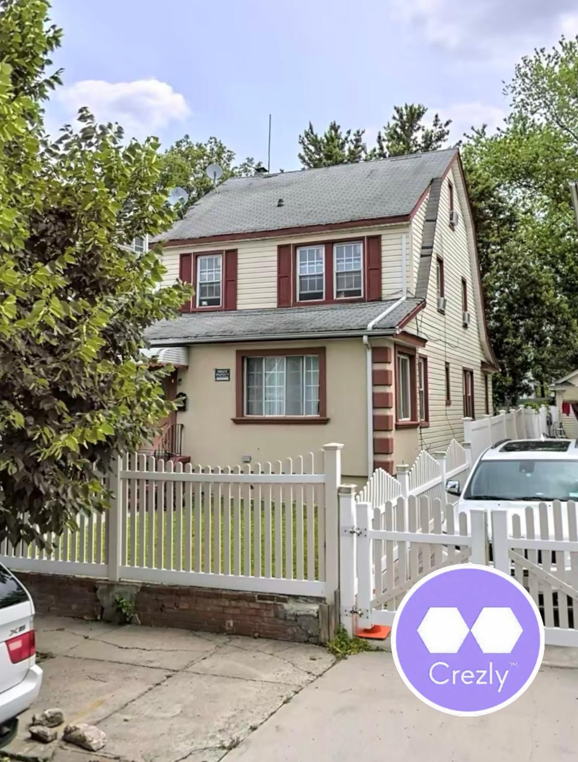 Off-market commercial real estate listing on Crezly