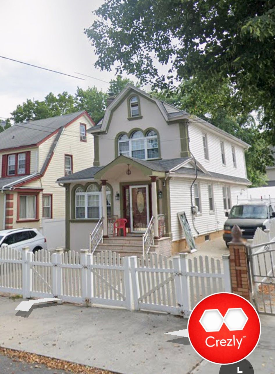 Off-market commercial real estate listing on Crezly