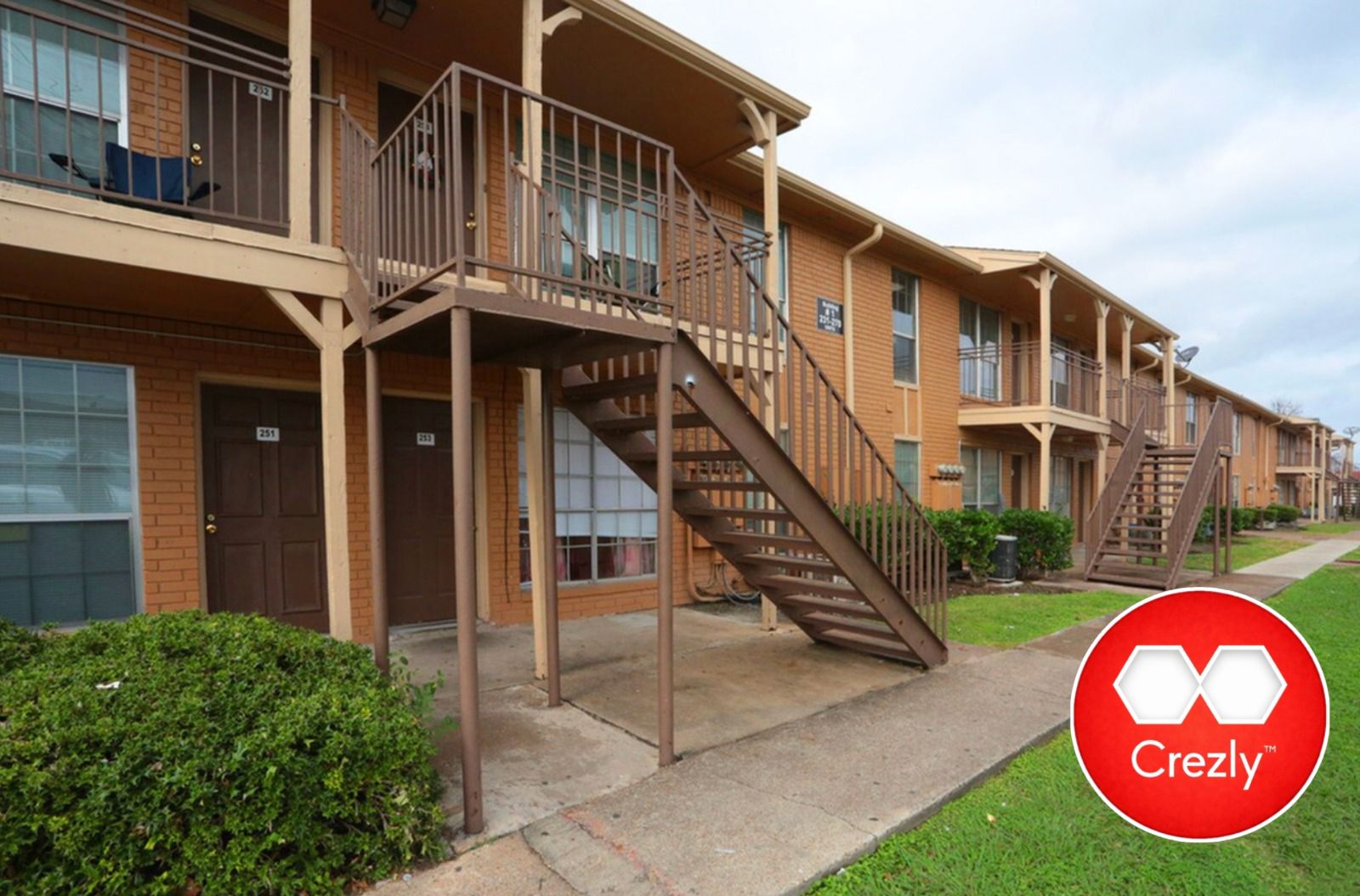 Off-market commercial real estate listing on Crezly
