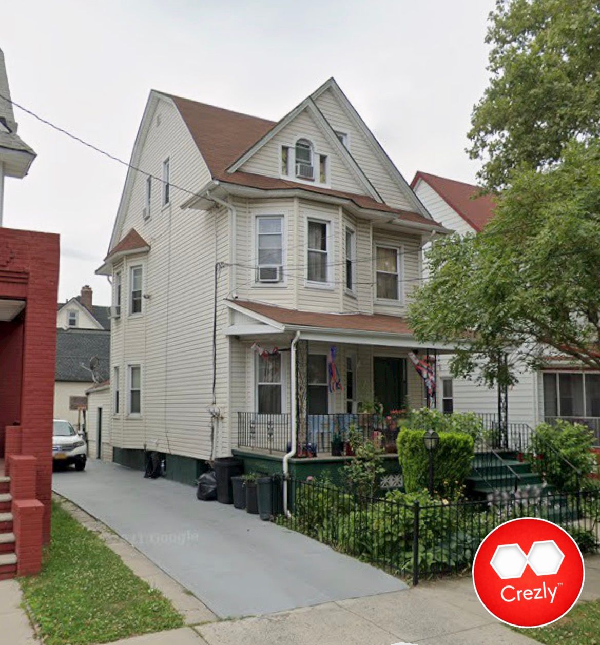 Off-market commercial real estate listing on Crezly