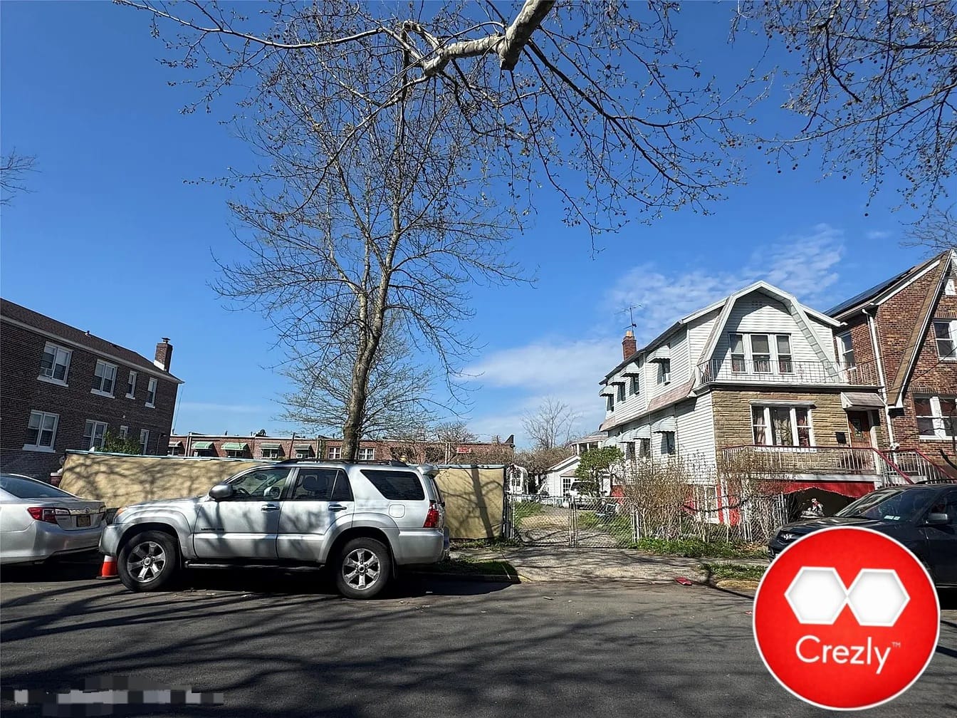 Off-market commercial real estate listing on Crezly