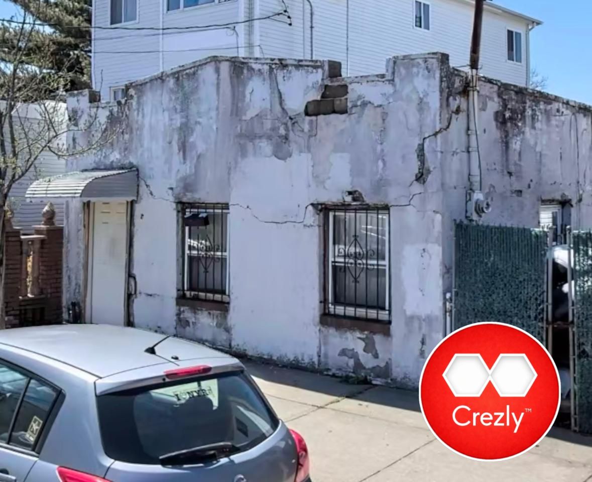 Off-market commercial real estate listing on Crezly