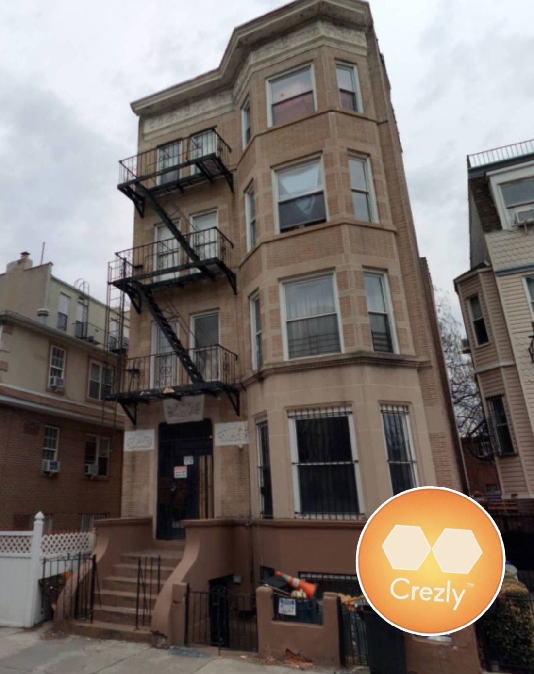Off-market commercial real estate listing on Crezly