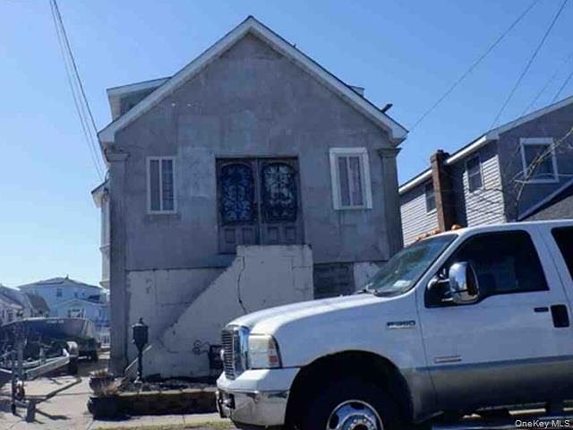 717 s 9th st lindenhurst