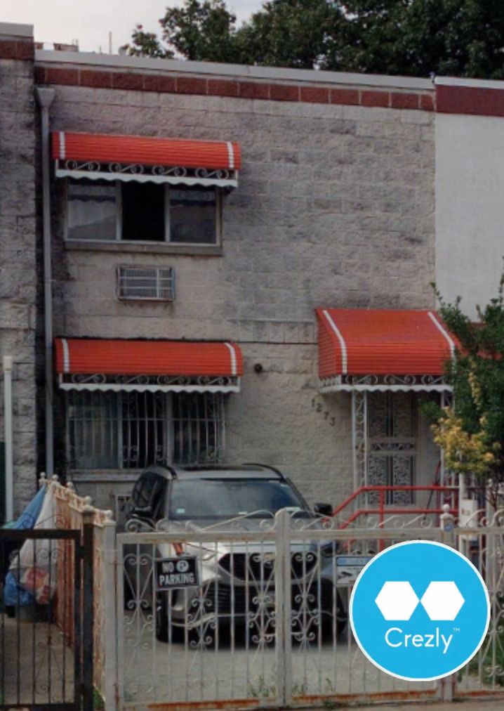 Off-market commercial real estate listing on Crezly