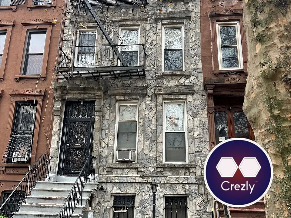 Off-market commercial real estate listing on Crezly