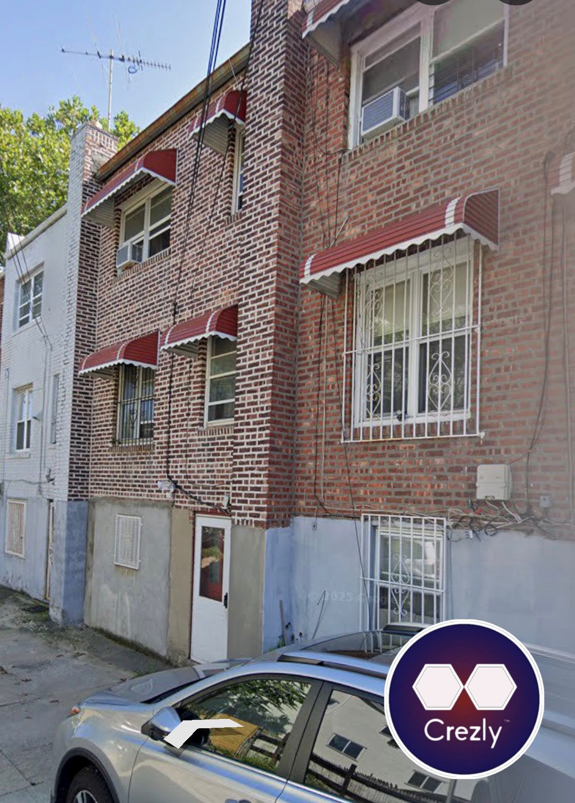 Off-market commercial real estate listing on Crezly