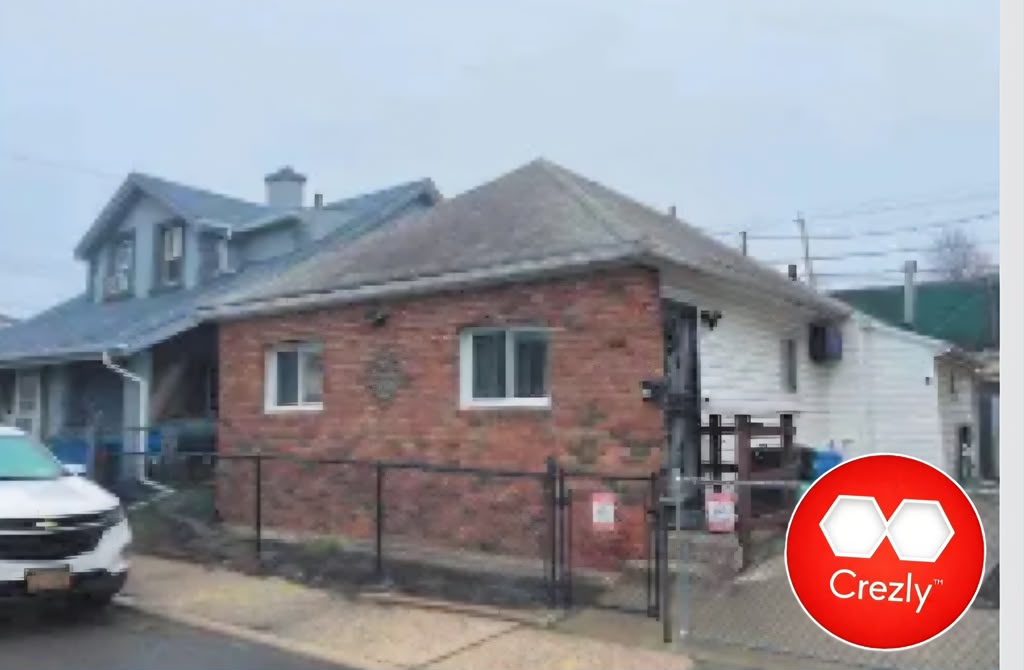 Off-market commercial real estate listing on Crezly