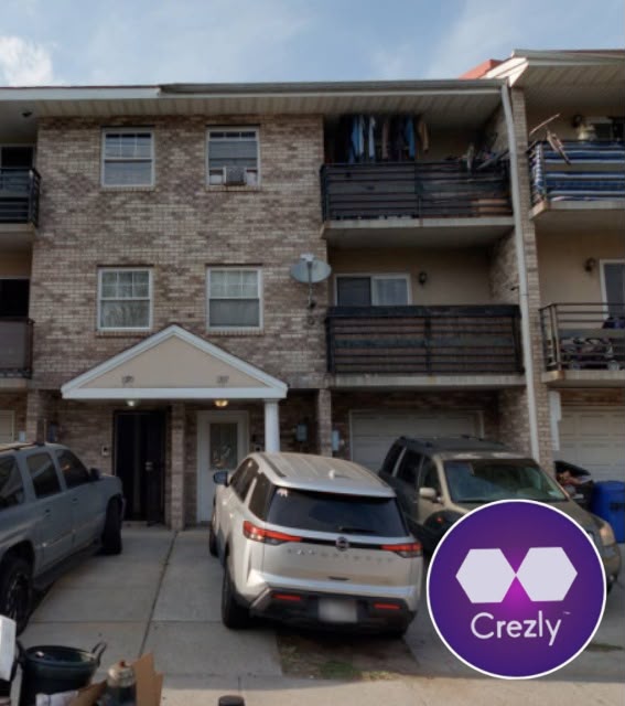 Off-market commercial real estate listing on Crezly