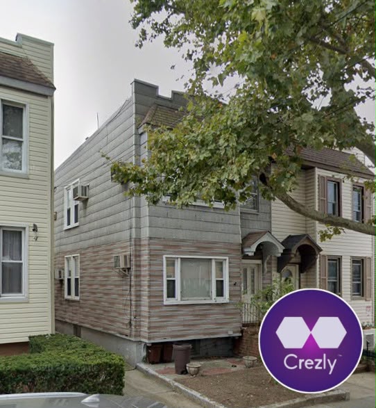 Off-market commercial real estate listing on Crezly